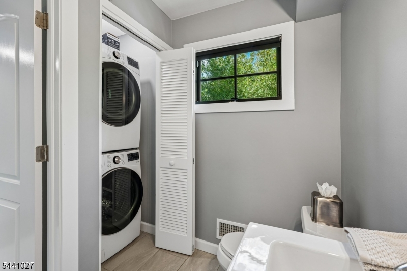 63 Ravine Ave Property Photo 21