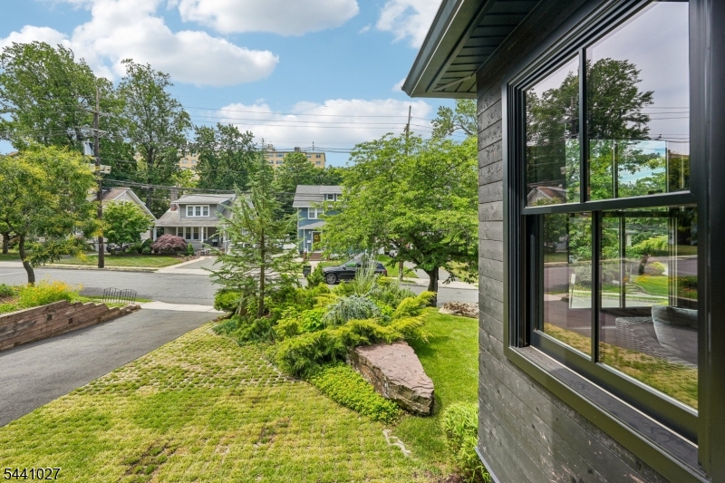 63 Ravine Ave Property Photo 37