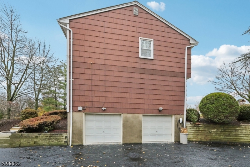 822 Pompton Ave 2 Property Photo 4
