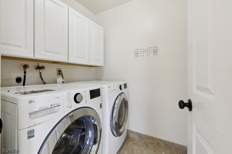 822 Pompton Ave 2 Property Photo 13
