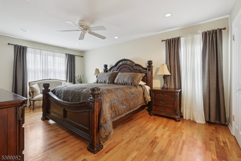822 Pompton Ave 2 Property Photo 18