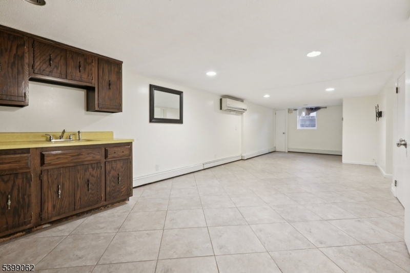 822 Pompton Ave 2 Property Photo 22