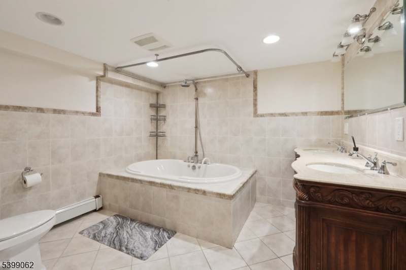 822 Pompton Ave 2 Property Photo 24