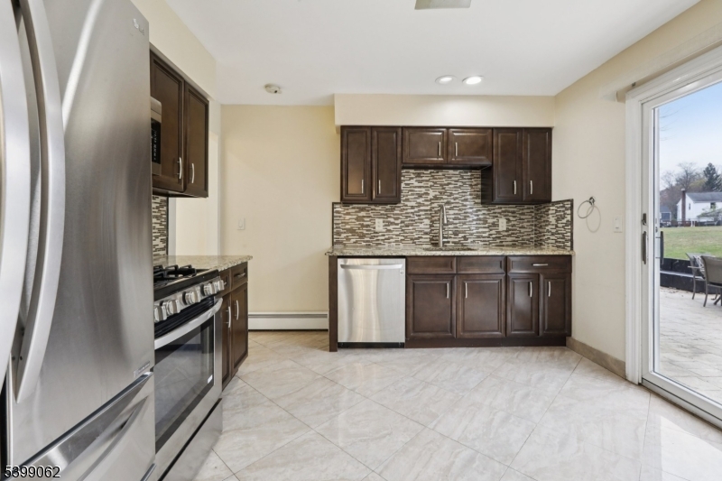 822 Pompton Ave 2 Property Photo 30