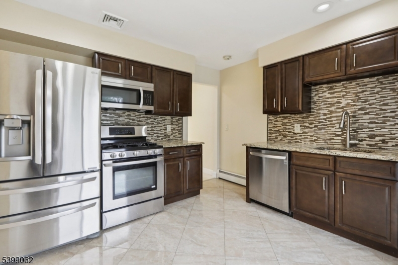 822 Pompton Ave 2 Property Photo 31