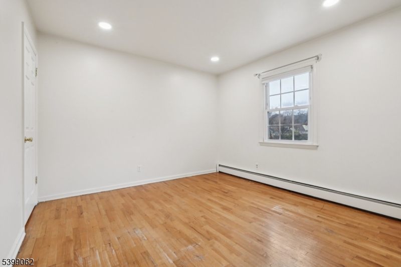 822 Pompton Ave 2 Property Photo 33