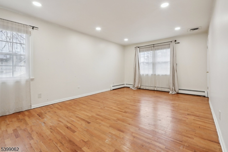 822 Pompton Ave 2 Property Photo 35