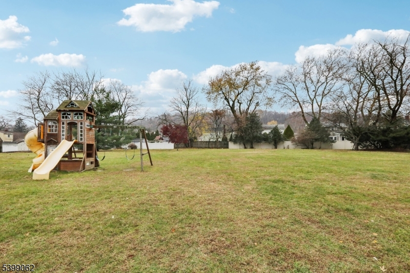 822 Pompton Ave 2 Property Photo 43
