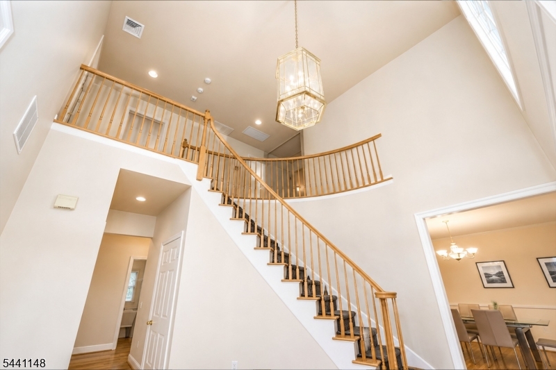 181 Berkley Ave Property Photo 4