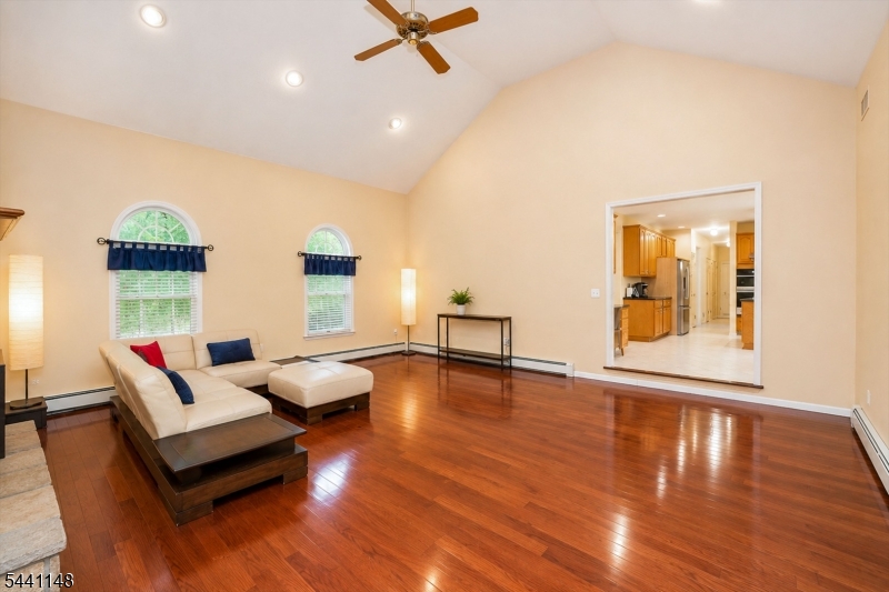 181 Berkley Ave Property Photo 17