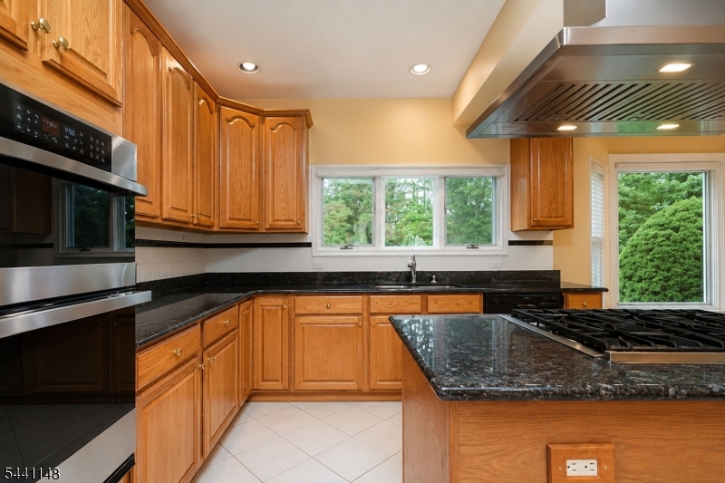 181 Berkley Ave Property Photo 21