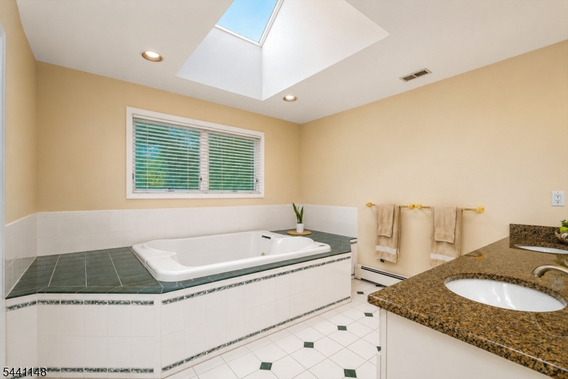 181 Berkley Ave Property Photo 30