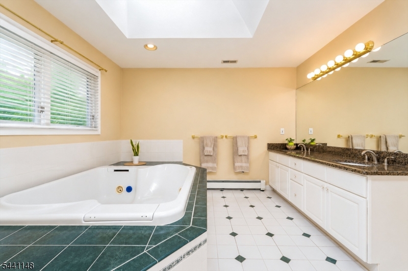 181 Berkley Ave Property Photo 31