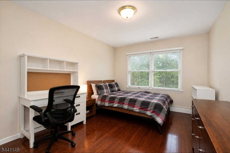 181 Berkley Ave Property Photo 38