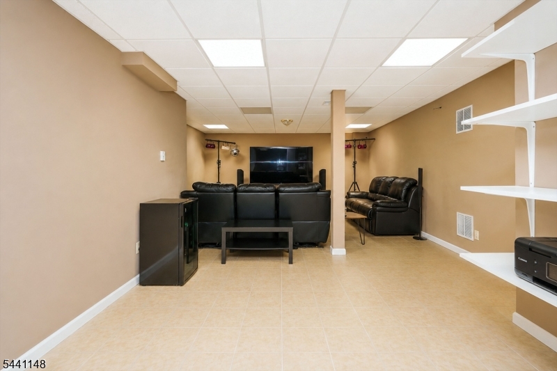 181 Berkley Ave Property Photo 43
