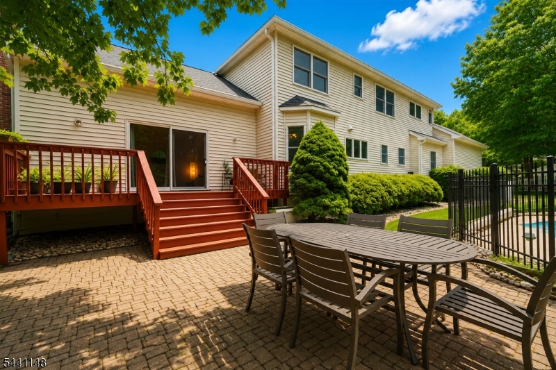 181 Berkley Ave Property Photo 49