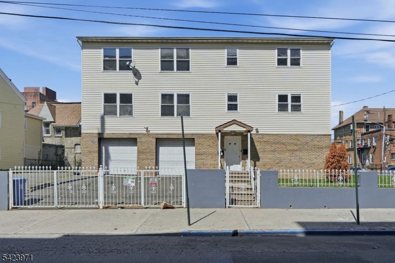172 Carroll St