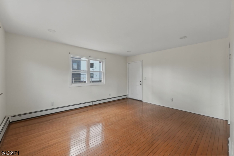172 Carroll St Property Photo 16