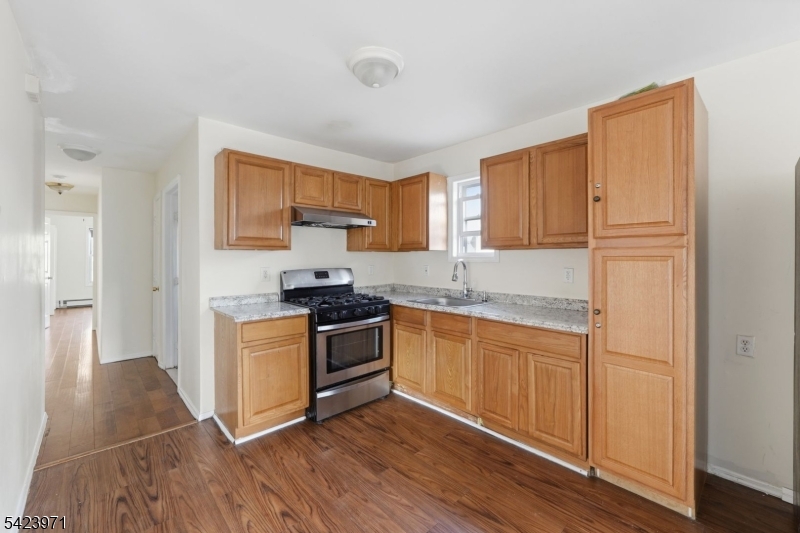172 Carroll St Property Photo 19