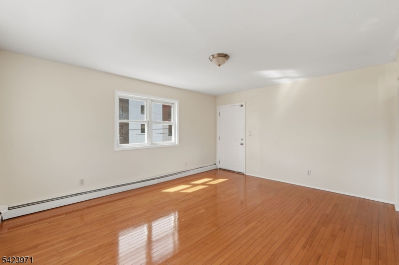 172 Carroll St Property Photo 32