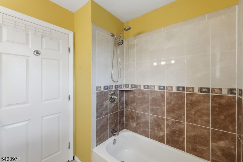 172 Carroll St Property Photo 40