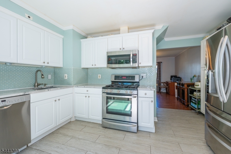 443 Mount Prospect Ave Property Photo 7