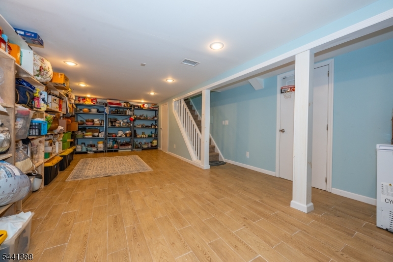 443 Mount Prospect Ave Property Photo 14