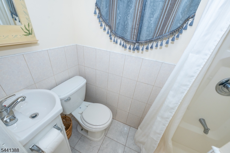 443 Mount Prospect Ave Property Photo 16