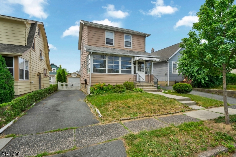 68 Birch St Property Photo 1