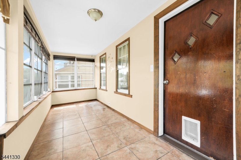 68 Birch St Property Photo 4