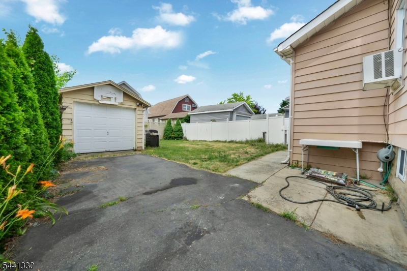 68 Birch St Property Photo 29