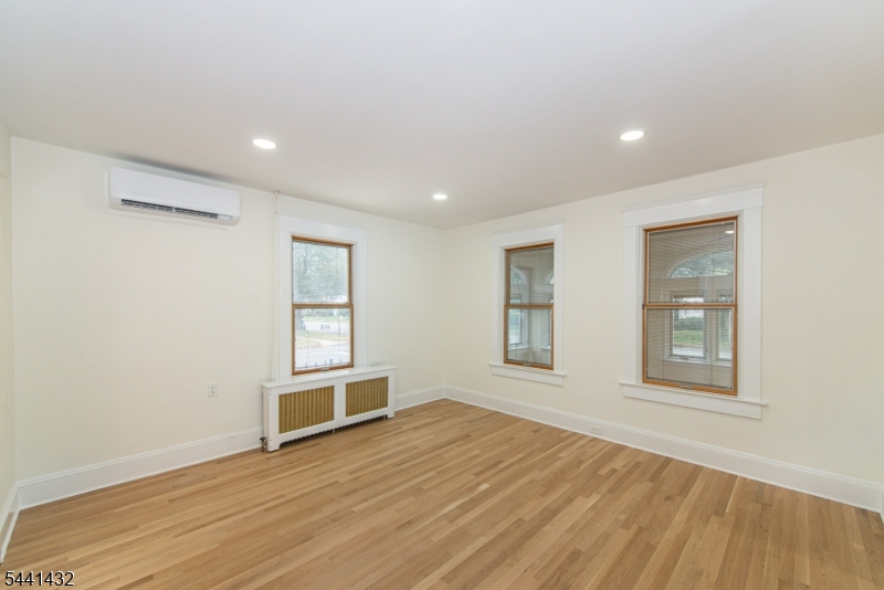 69 W Hanover Ave Property Photo 15