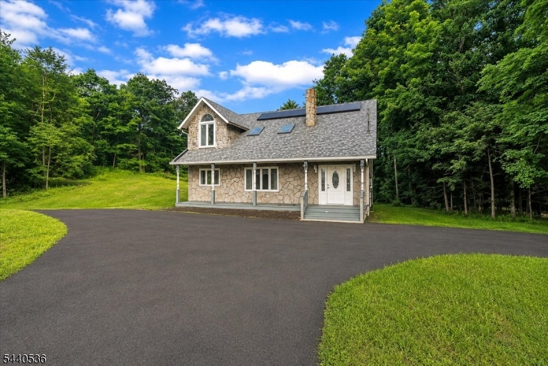 655 Warwick Tpke Property Photo 1