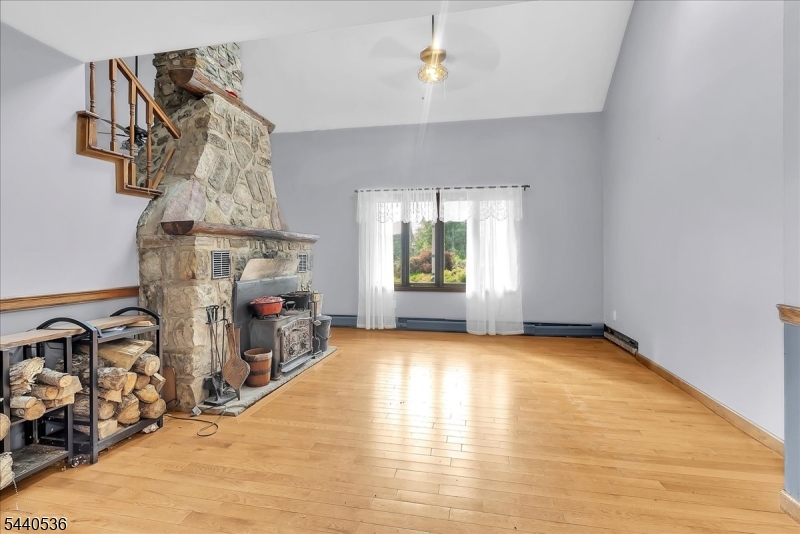 655 Warwick Tpke Property Photo 5