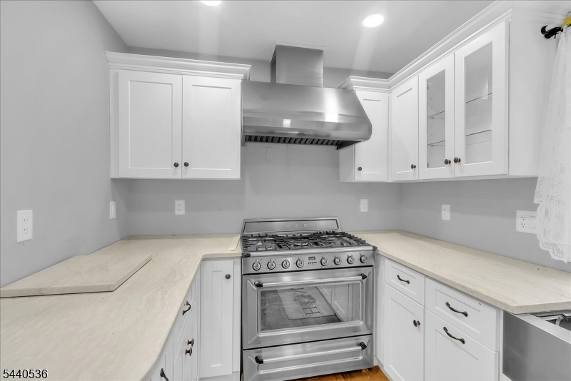 655 Warwick Tpke Property Photo 12