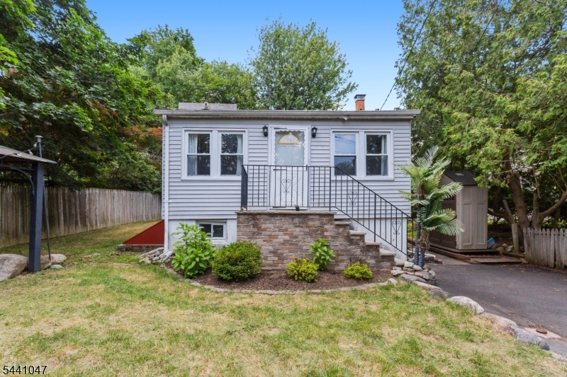 1 Highland Ave Property Photo 1
