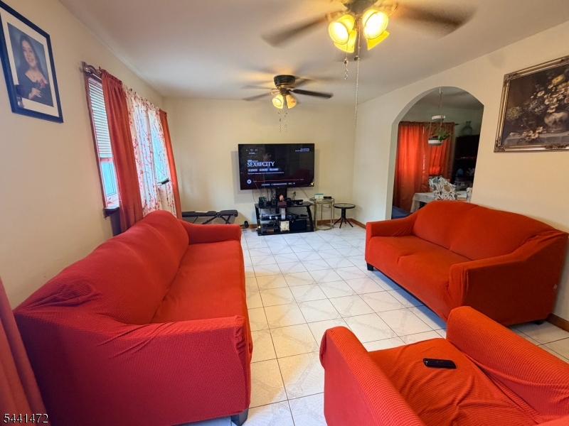 47 Cleveland St Property Photo 3