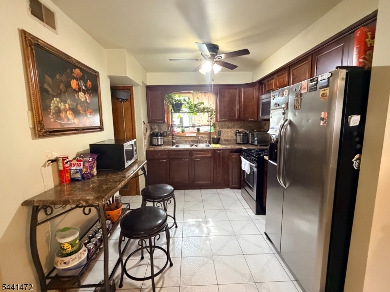 47 Cleveland St Property Photo 5