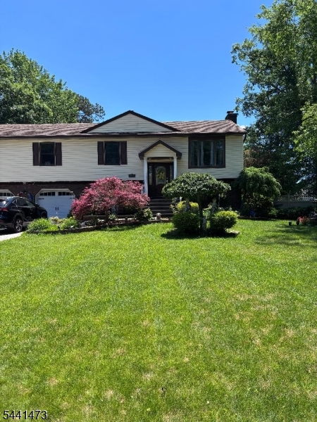 115 Oak St Property Photo 1
