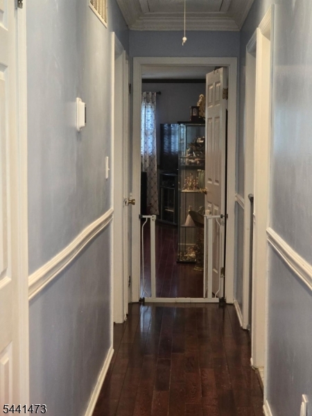 115 Oak St Property Photo 17