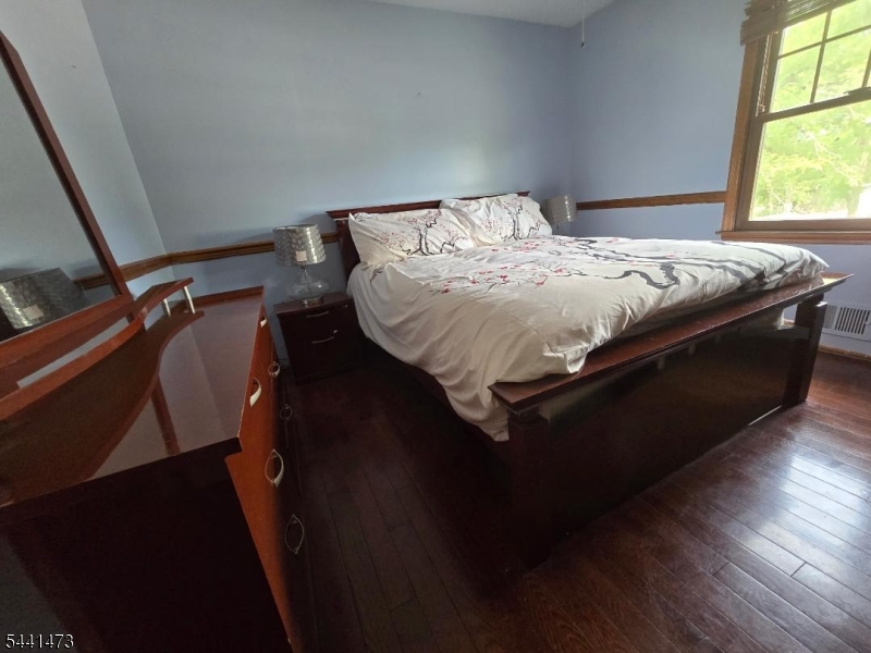 115 Oak St Property Photo 24
