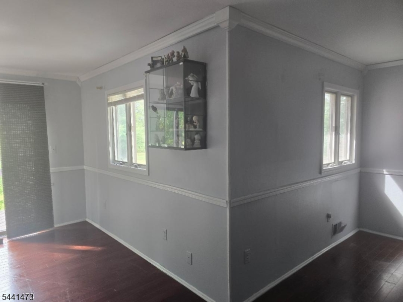 115 Oak St Property Photo 31