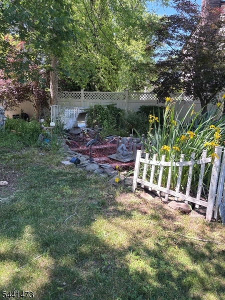 115 Oak St Property Photo 46