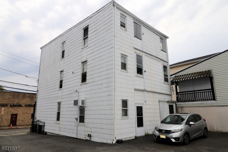 66 Chambers St Property Photo 5