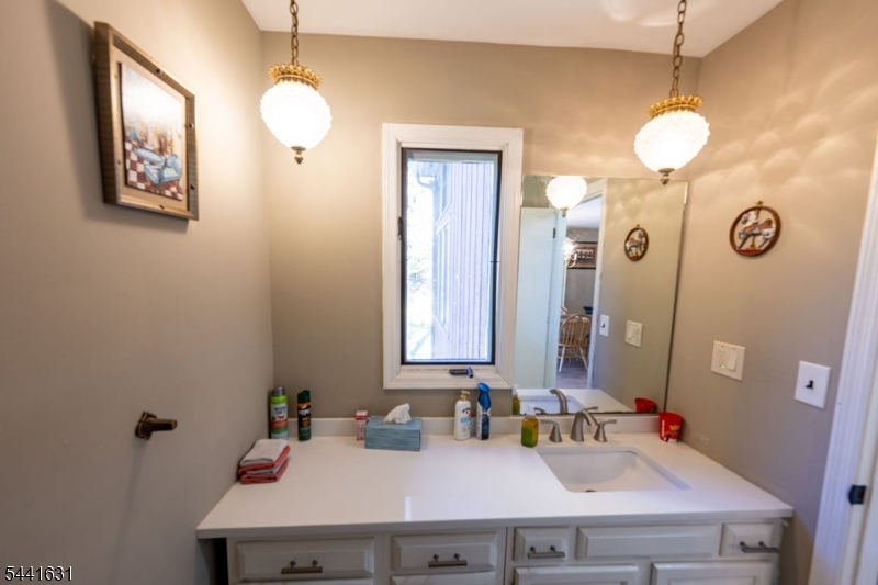 13 Village Way E7 Property Photo 23