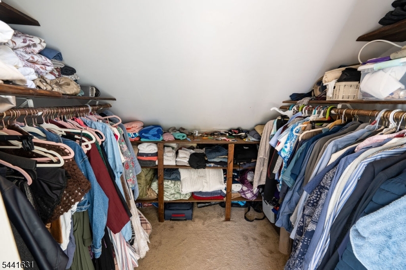13 Village Way E7 Property Photo 38