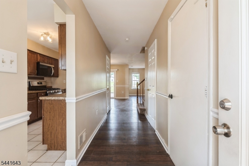 7 Sloop Sq Property Photo 2