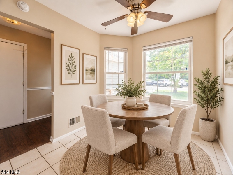 7 Sloop Sq Property Photo 4