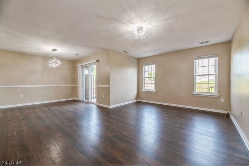 7 Sloop Sq Property Photo 10