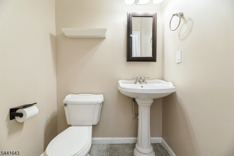 7 Sloop Sq Property Photo 11